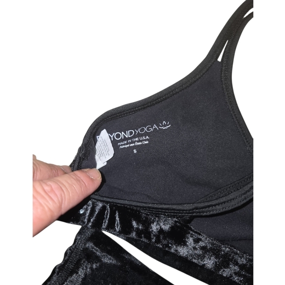 Beyond Yoga Crushed Velvet Velour High Waisted Black Leggings & Bra Set XS/SM - Picture 4 of 6